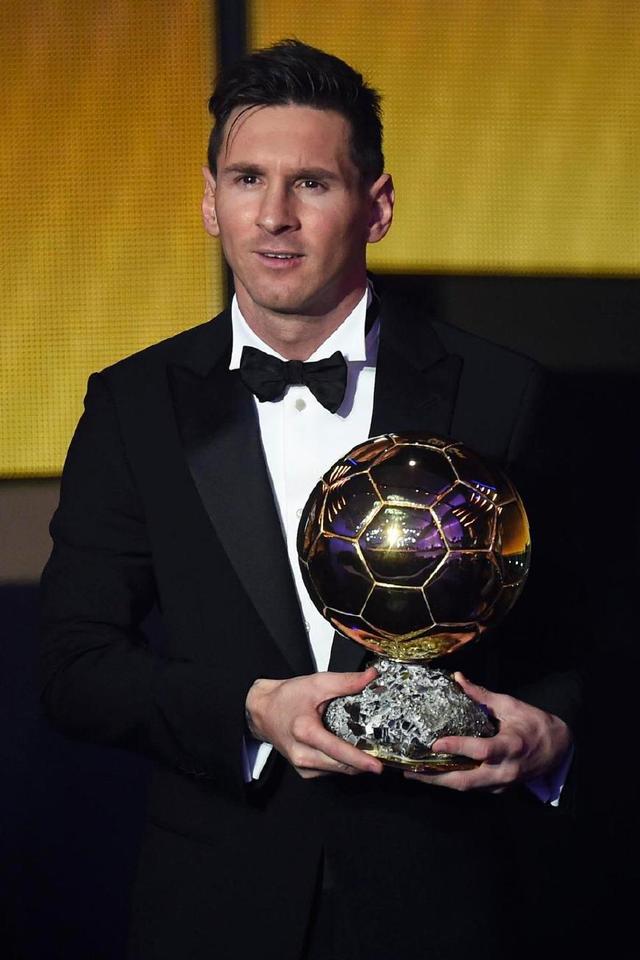 TA：特朗普将在世界杯抽签仪式上接受国际足联和平奖并发表讲话（TA：特朗普将在世界杯抽签仪式上领取国际足联和平奖并致辞）