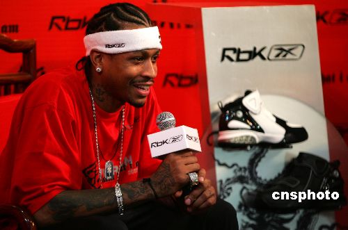 状态太差！霍福德&波杰姆斯基合计16中3，外线12中1（手感低迷！霍福德与波杰姆斯基合计16投3中，三分12投仅1中）