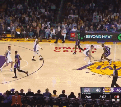 媒体人：萨姆纳今天打得还行 但广东还是要考虑解决后卫问题（媒体人点评：萨姆纳本场发挥合格，广东后场问题仍待解决）