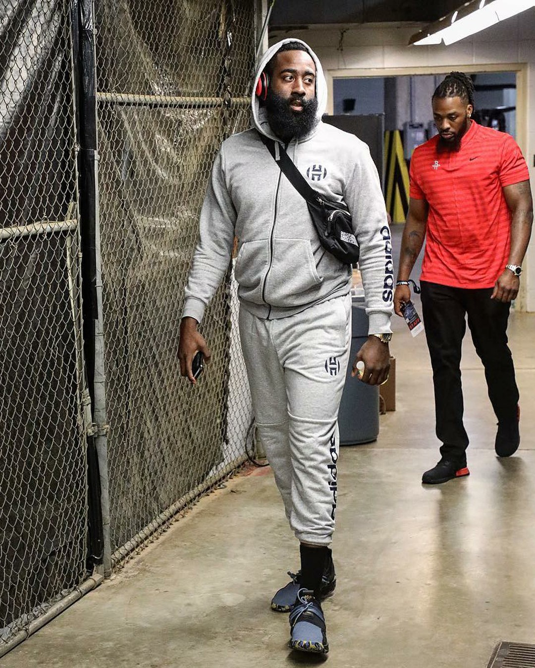 同病相怜！老鹰中锋弗洛林过去几个月一直在与塔图姆交流康复经验（惺惺相惜！老鹰中锋弗洛林近月与塔图姆频繁交流康复心得）