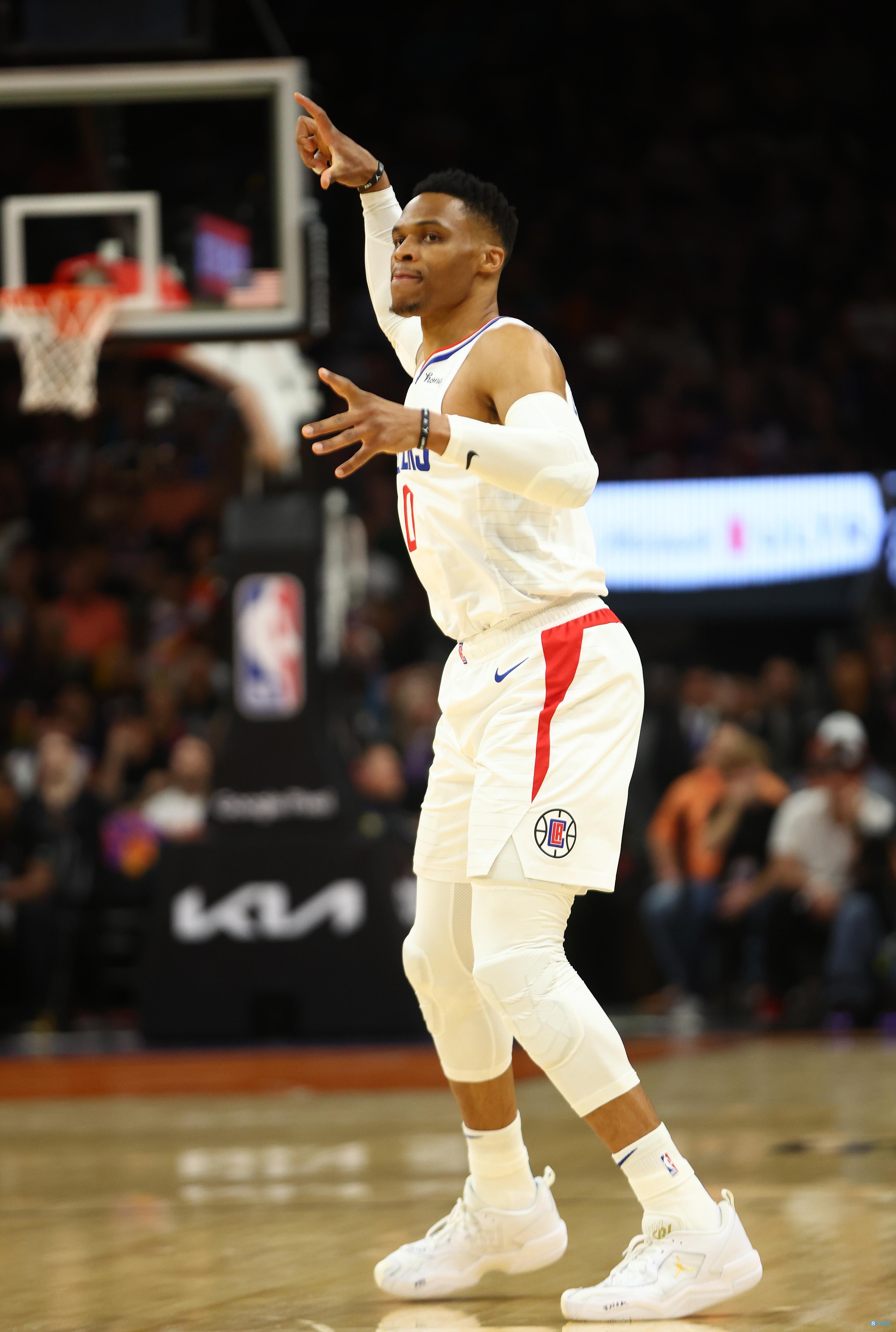 0-3！中国女排被淘汰主帅怒斥队员排球世锦赛无缘四强（0-3出局！中国女排无缘世锦赛四强 主帅赛后怒批队员）