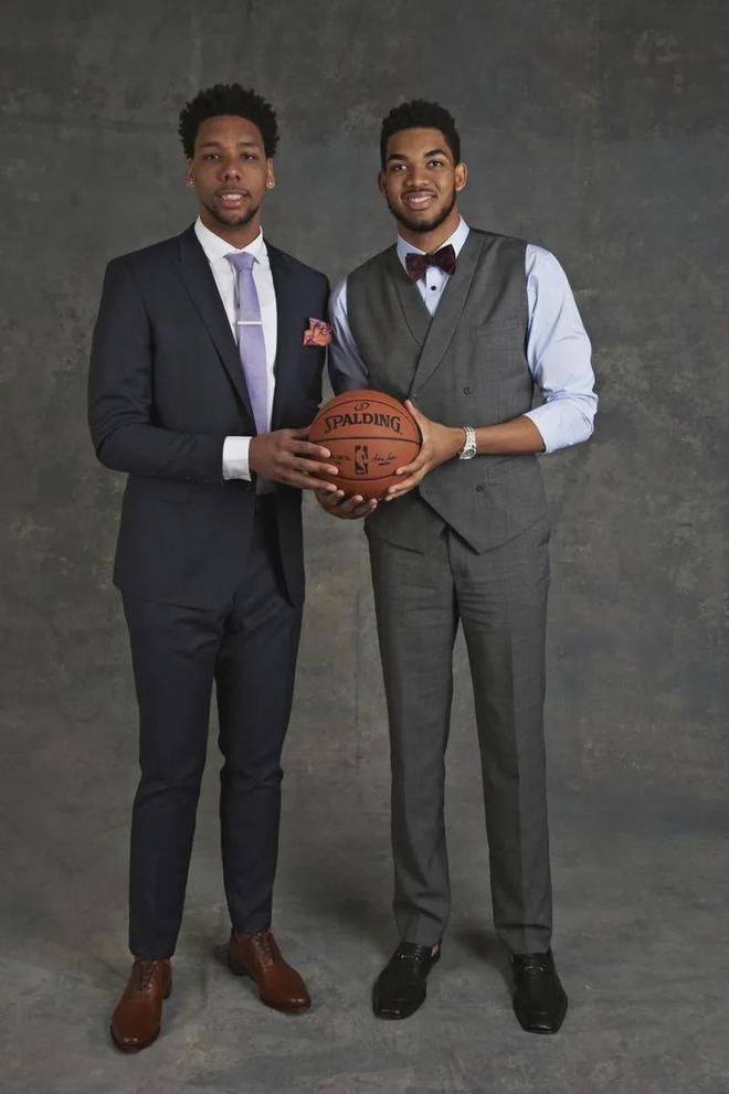 继百度地图后，高德地图也为“苏超”冠军城市泰州“加冕”（紧随百度地图，高德地图为“苏超”冠军城市泰州加冕）