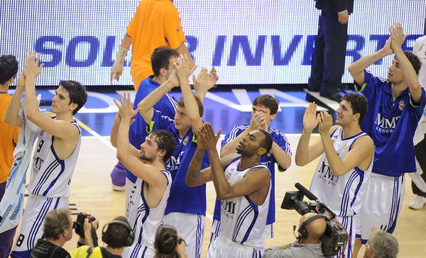 半场三双多难？算今日杰伦约历史仅6人 欧洲三白 神将斩洛城双雄（半场三双到底有多难？连同今日杰伦，历史仅6人达成；欧洲三白神将连斩洛城双雄）