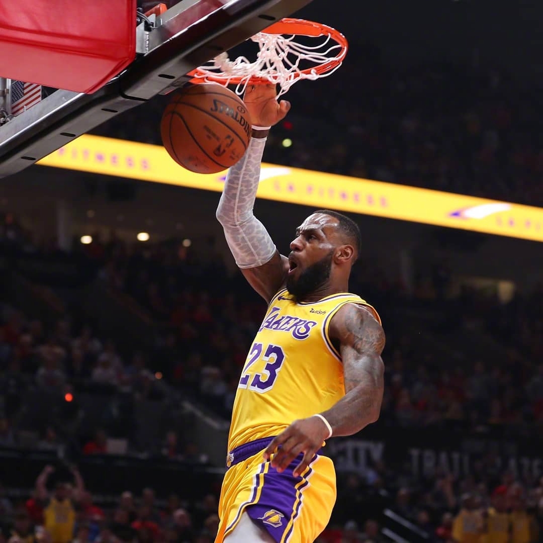 传闻：枪手、蓝军、红军、曼联和拜仁与卡马文加联系在一起（据传：枪手、蓝军、红军、曼联与拜仁均与卡马文加有接触）